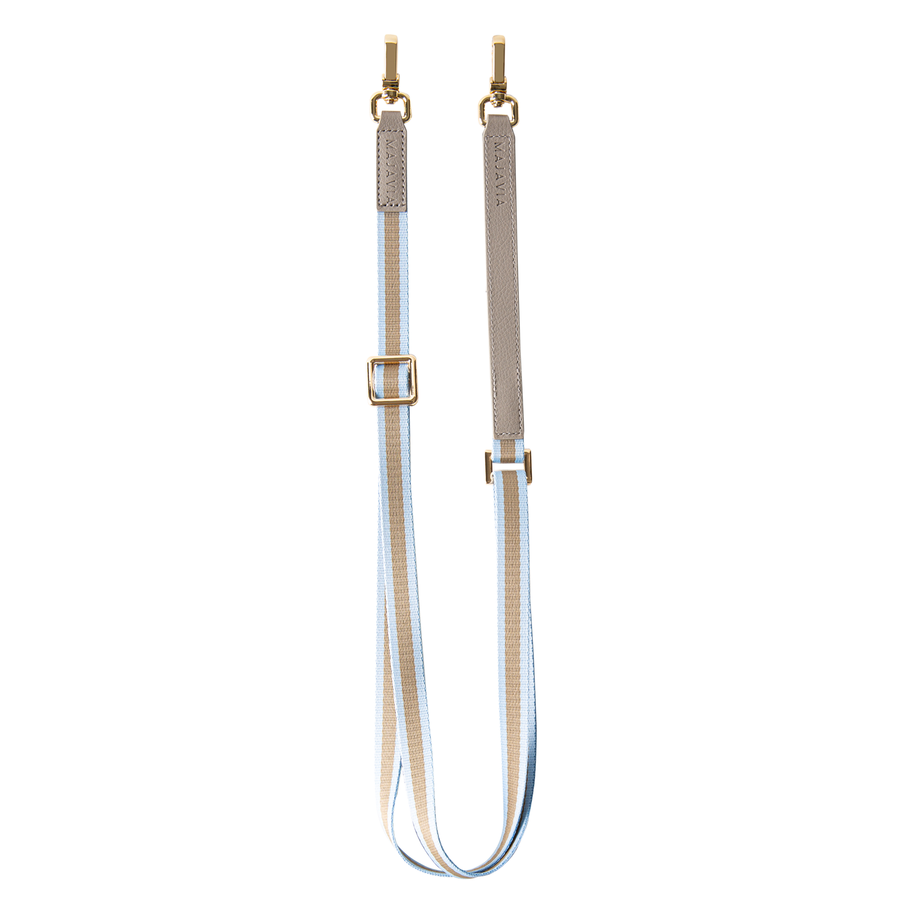 MAJAVIA Strap für das Crossbody iPhone Case - Schulterriemen in Taupe mit goldenen Details und Streifen in Hellblau. Material: Polyester sowie Elemente aus recyceltem Echt-Leder